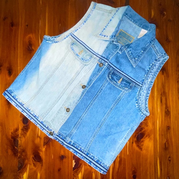 VINTAGE Liz Claiborne Denim Vest Size Medium - Picture 1 of 7
